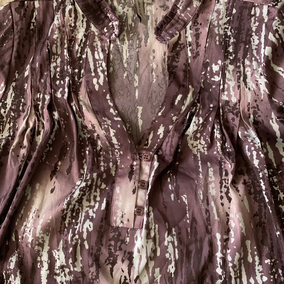 BCBG Abstract Blouse - Picture 6 of 7